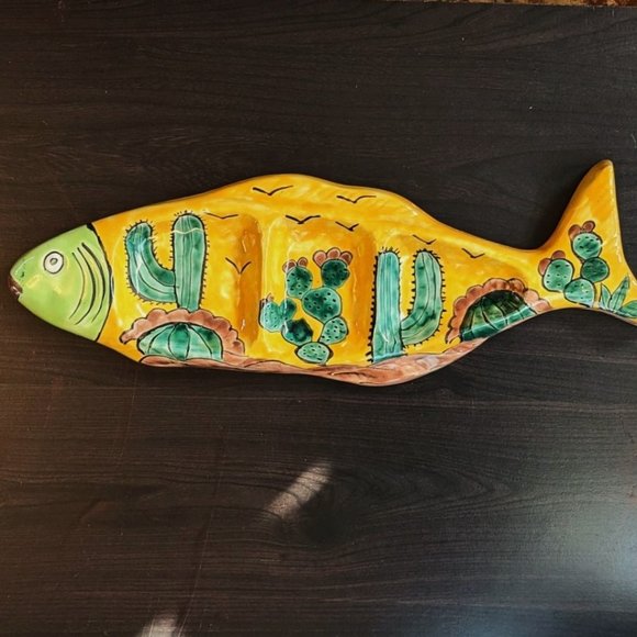 Hecho Amano Gallery Handmade Ceramic Fish Sectioned Serving Platter - Picture 1 of 8